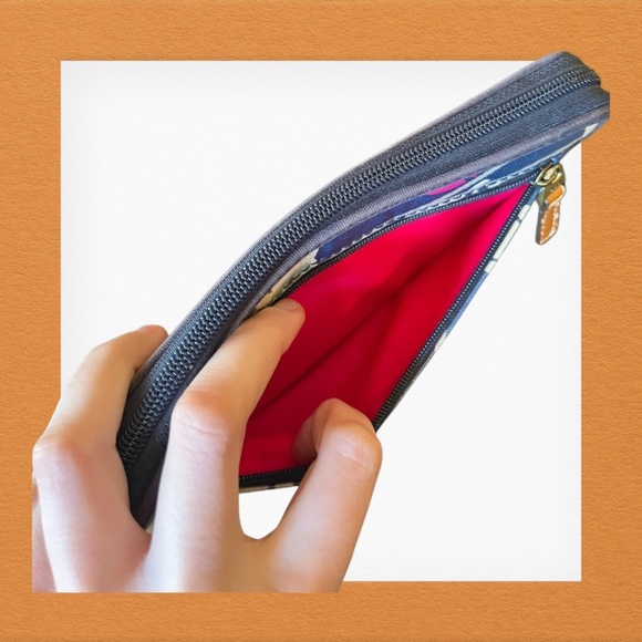 Authentic Fossil Blue Owl Print Zip Around Wallet Pink Interior Key Ring Accent - Picture 8 of 11